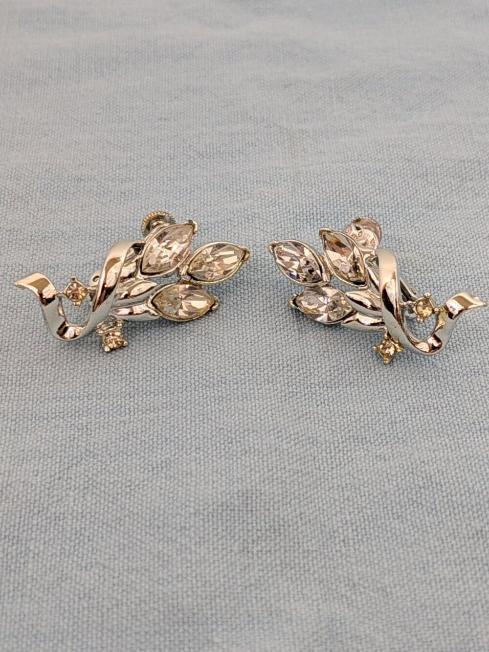 Vintage Signed Coro Clear Rhinestone Clip Earrings Rare © & Pat Pend 1955-1956